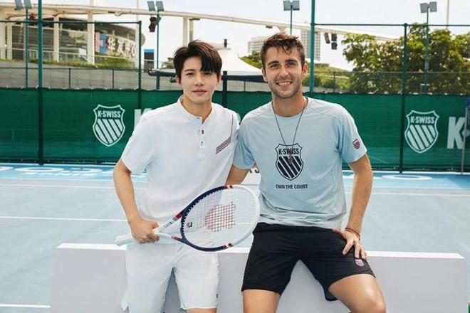 边锋将外出 边锋将外出